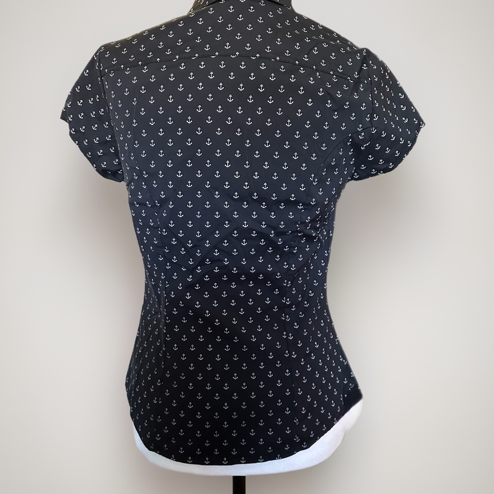 🌸Ricki's Black and White anchor design blouse - Picture 2 of 8